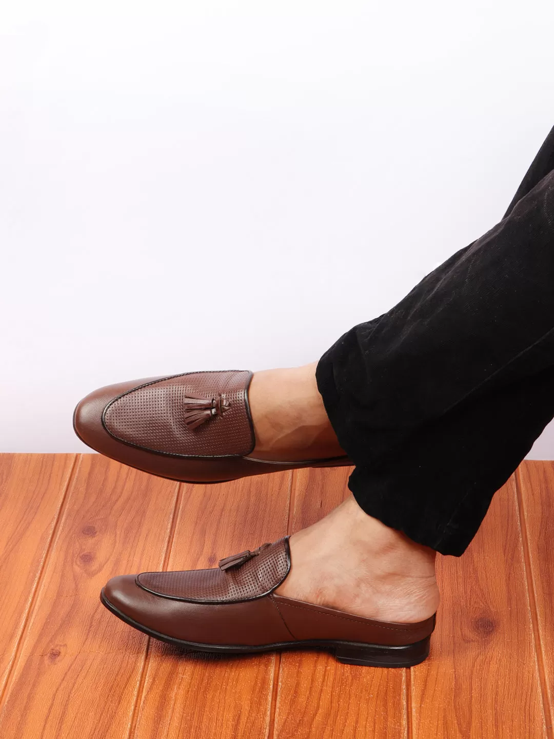 Men Brown Back Open Tassle Leather Slip On Shoes