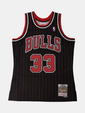 Mitchell & Ness Chicago Bulls Scottie Pippen '95-'96 #33 Swingman Jersey