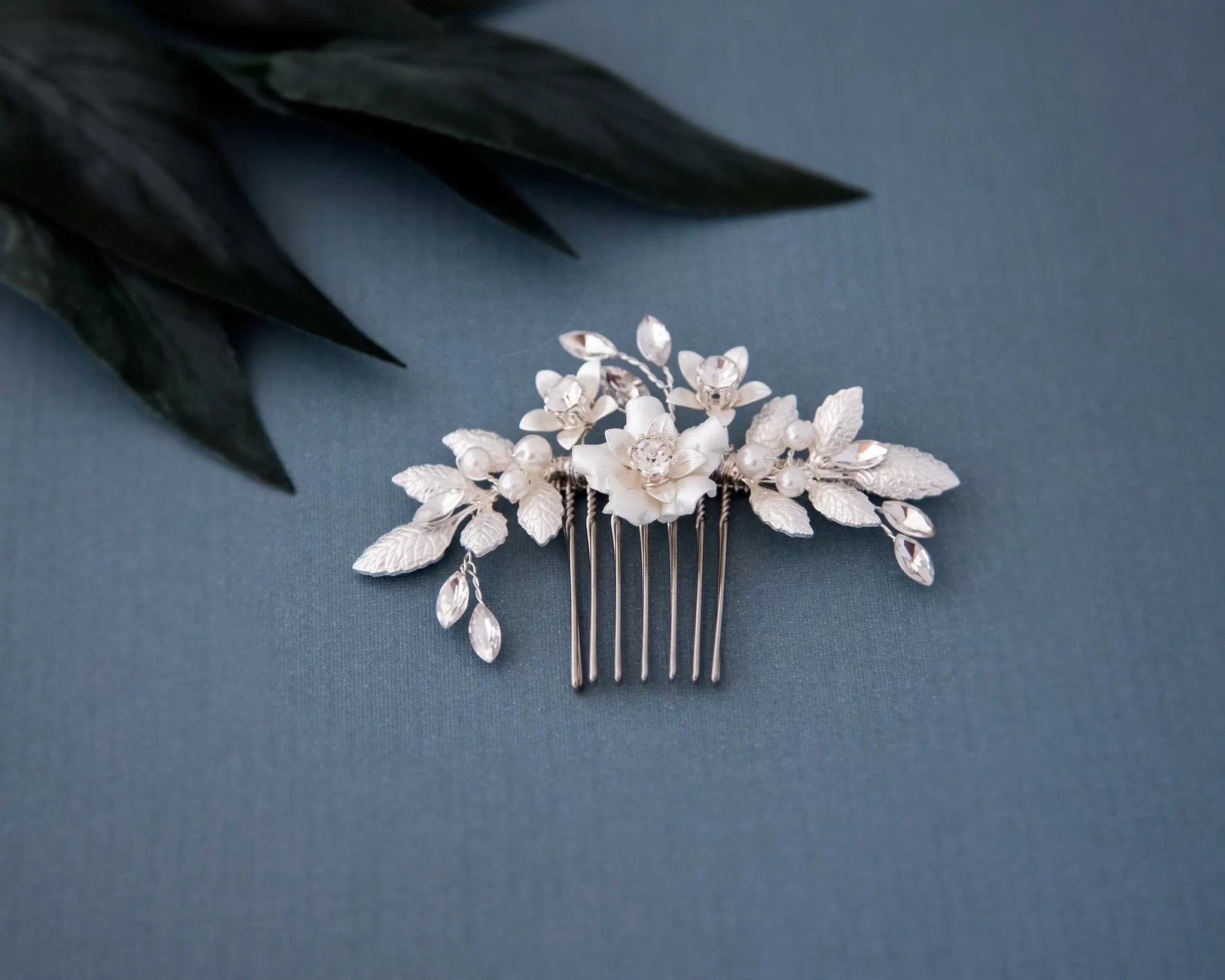 Pearl Wedding Comb with Porcelain Luster Flower